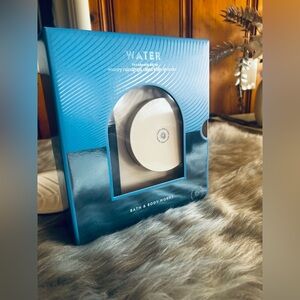 Bath & Body Works - Water set. Rain Scent.